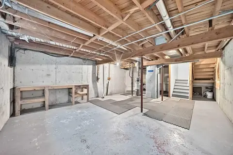 130, 330 Canterbury Drive SW photo 20