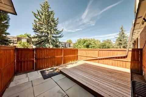 130, 330 Canterbury Drive SW photo 23