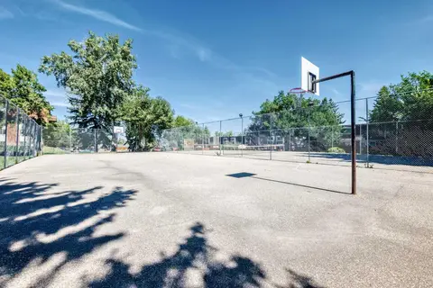 130, 330 Canterbury Drive SW photo 25