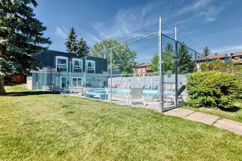 130, 330 Canterbury Drive SW photo 26