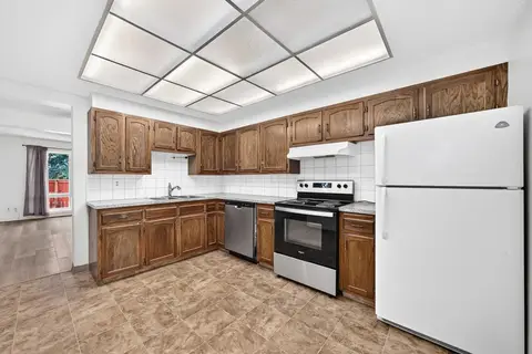130, 330 Canterbury Drive SW photo 4