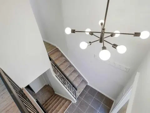 237 Sabrina Way SW photo 4
