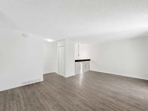 237 Sabrina Way SW photo 7