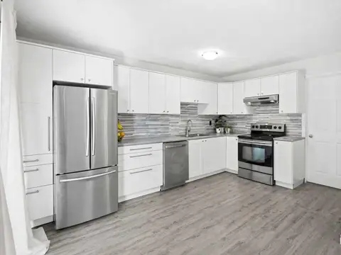 237 Sabrina Way SW photo 8