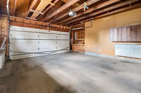820 Canford Crescent SW photo 34