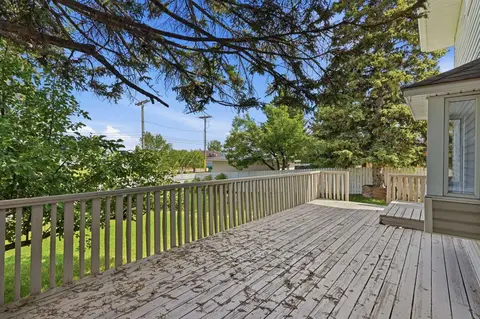 820 Canford Crescent SW photo 37