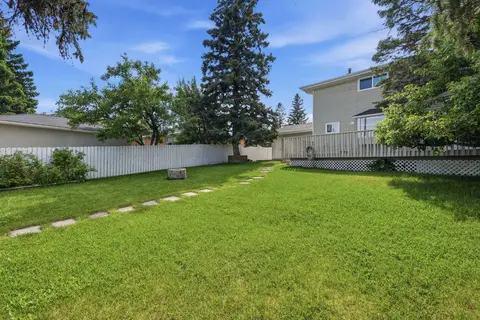 820 Canford Crescent SW photo 41
