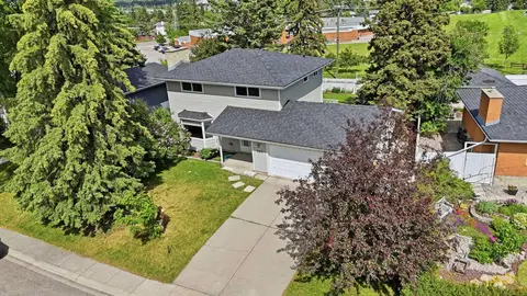820 Canford Crescent SW photo 42