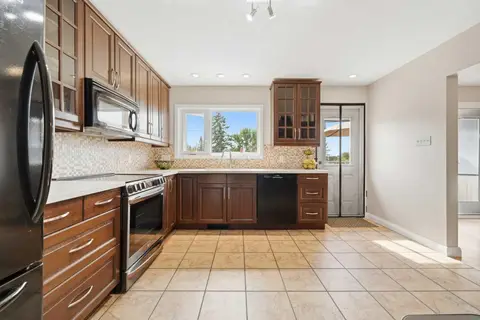 9 Foxwell Road SE photo 18