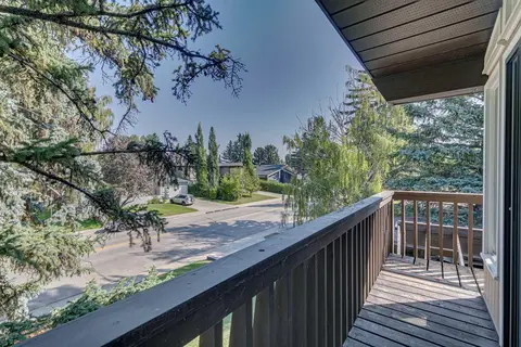 1423 75 Avenue SW photo 20