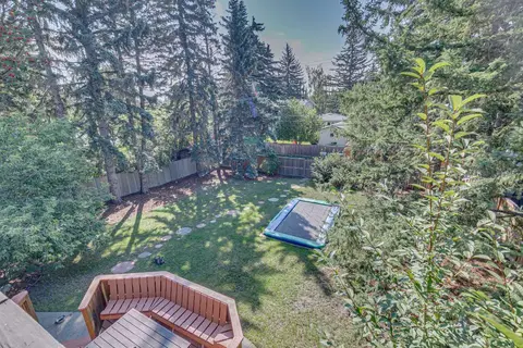 1423 75 Avenue SW photo 25
