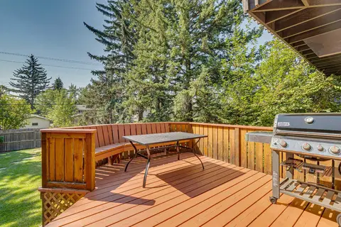 1423 75 Avenue SW photo 34
