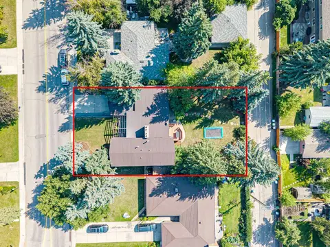 1423 75 Avenue SW photo 41