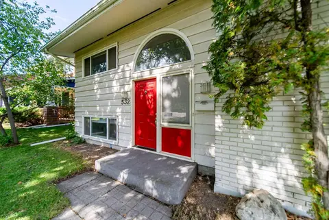 532 Willow Park Drive SE photo 2