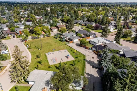 532 Willow Park Drive SE photo 45
