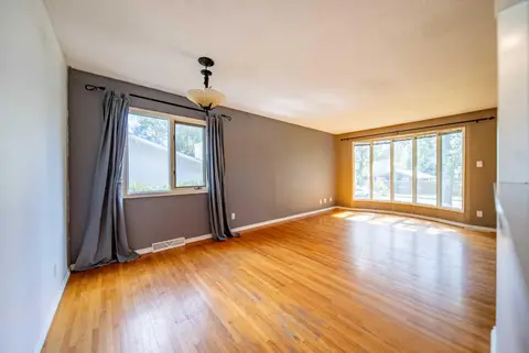 532 Willow Park Drive SE photo 9