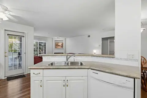 232, 8535 Bonaventure Drive SE photo 9