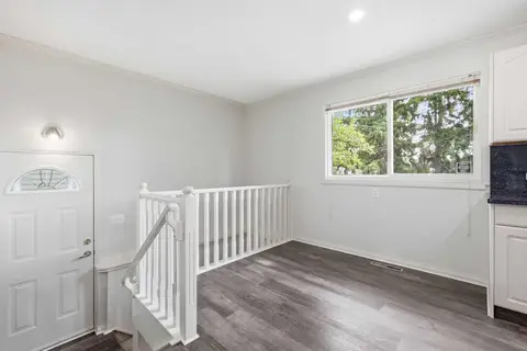 327 94 Avenue SE photo 12