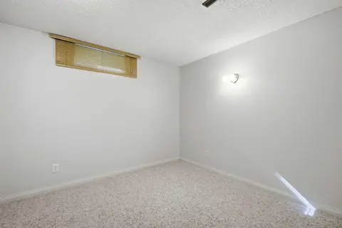 327 94 Avenue SE photo 26