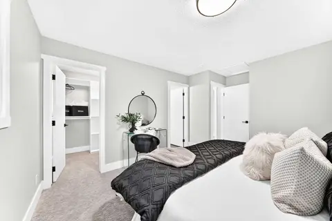 635 104 Avenue SW photo 13