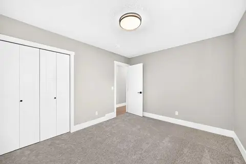 635 104 Avenue SW photo 18