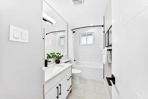 635 104 Avenue SW photo 19