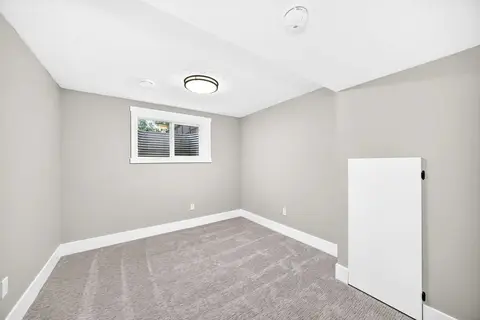 635 104 Avenue SW photo 24