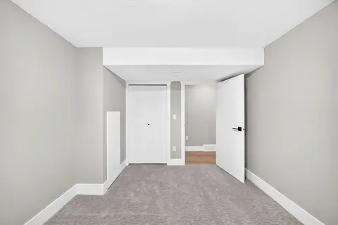 635 104 Avenue SW photo 25