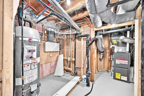 635 104 Avenue SW photo 28