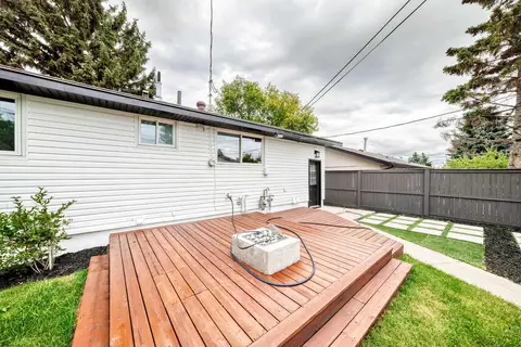 635 104 Avenue SW photo 31
