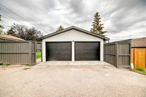 635 104 Avenue SW photo 34