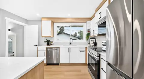 635 104 Avenue SW photo 9