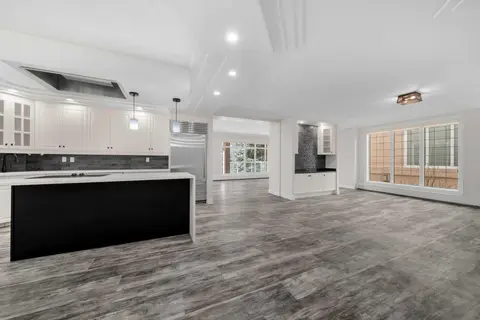 602, 505 Canyon Meadows Drive SW photo 17