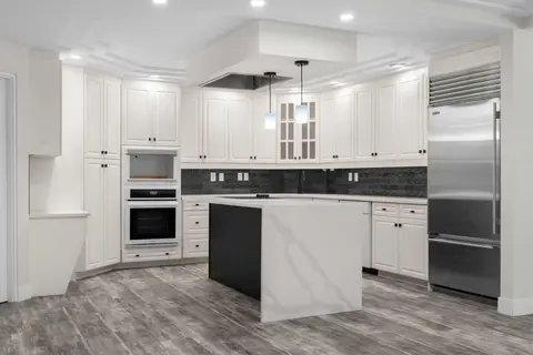 602, 505 Canyon Meadows Drive SW photo 2