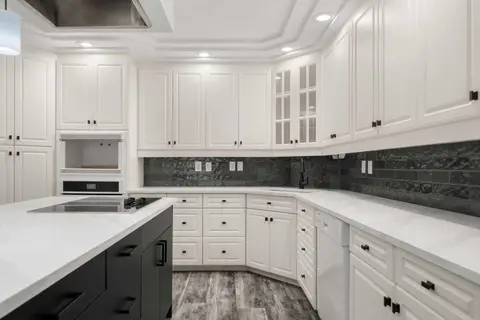 602, 505 Canyon Meadows Drive SW photo 21