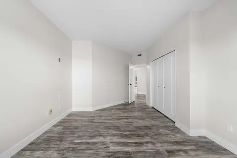 602, 505 Canyon Meadows Drive SW photo 26