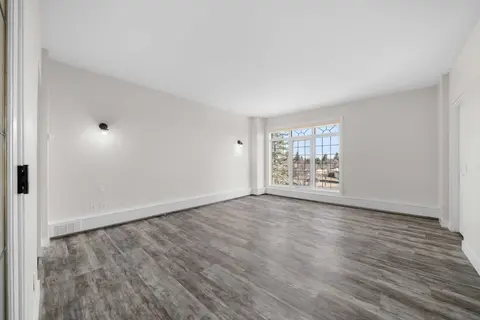 602, 505 Canyon Meadows Drive SW photo 3
