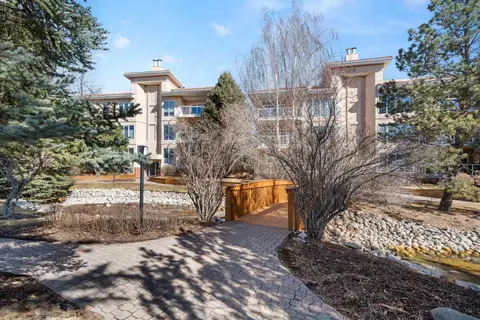 602, 505 Canyon Meadows Drive SW photo 37