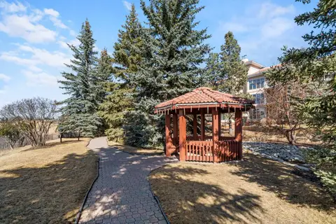 602, 505 Canyon Meadows Drive SW photo 39