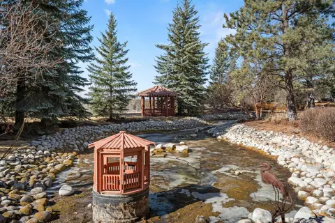 602, 505 Canyon Meadows Drive SW photo 48