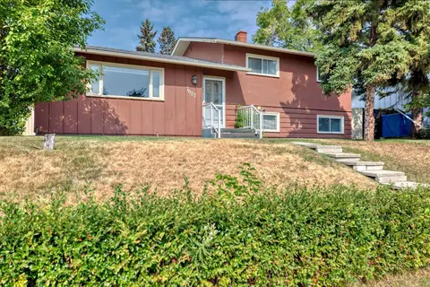 7827 Fairmount Drive SE, Calgary