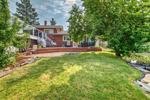 7827 Fairmount Drive SE photo 22