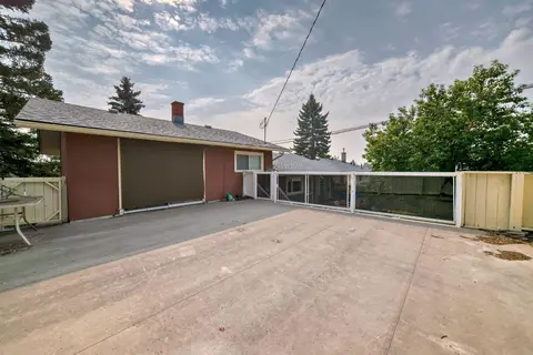 7827 Fairmount Drive SE photo 27