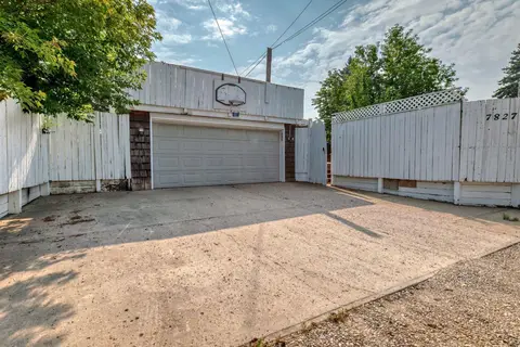 7827 Fairmount Drive SE photo 31