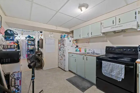726 68 Avenue SW photo 26