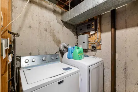 726 68 Avenue SW photo 36