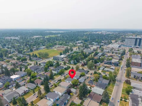 726 68 Avenue SW photo 46