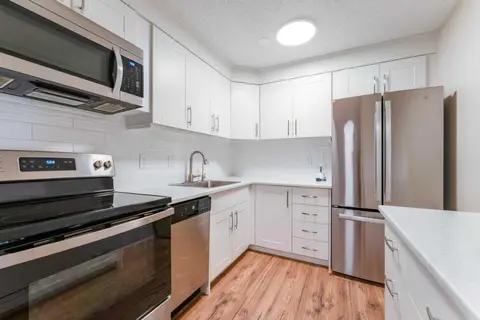 2312, 315 Southampton Drive SW photo 10