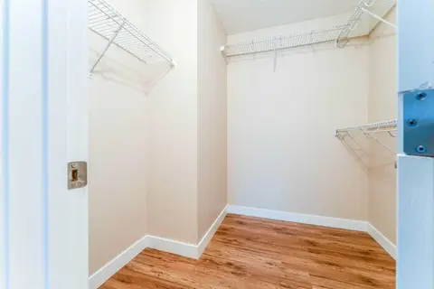 2312, 315 Southampton Drive SW photo 16