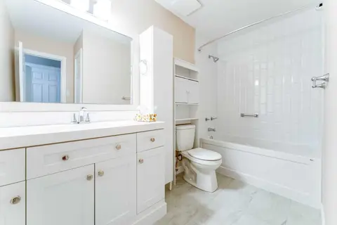 2312, 315 Southampton Drive SW photo 17